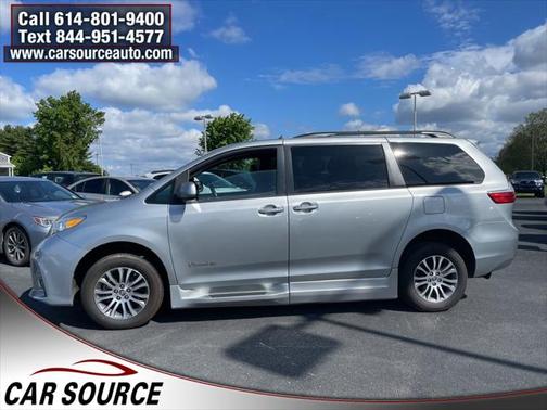 2019 Toyota Sienna XLE