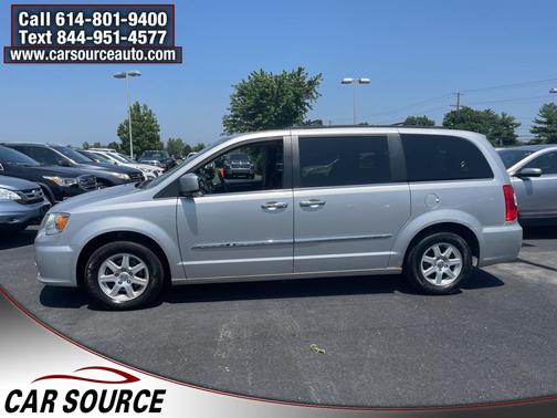 2011 Chrysler Town & Country Touring