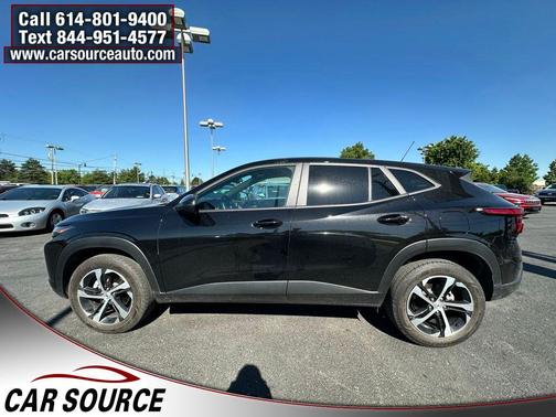 Mosaic Black Metallic 2024 Chevrolet Trax FWD 1RS