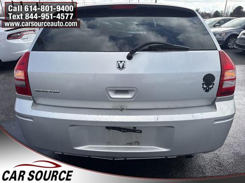 2005 Dodge Magnum SE