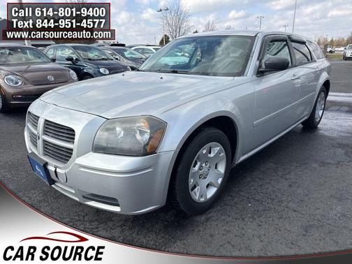 2005 Dodge Magnum SE