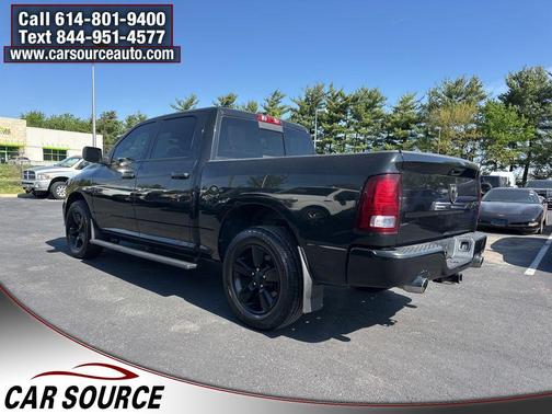 Brilliant Black Crystal Pearlcoat 2018 RAM 1500 Sport