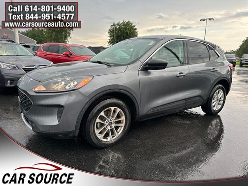 Gray Metallic 2022 Ford Escape SE