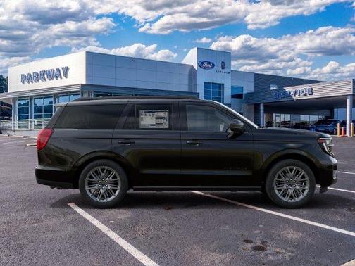 Black Metallic 2027 Ford Expedition Platinum