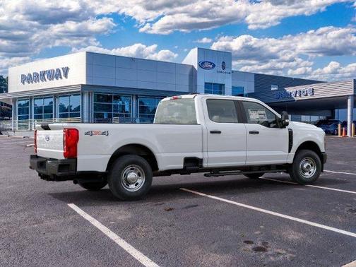 Oxford White 2027 Ford F-250 XL