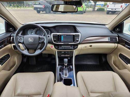 2017 Honda Accord EX-L w/Navigation & Honda Sensing