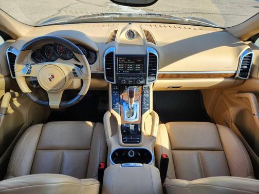 2014 Porsche Cayenne Cayenne