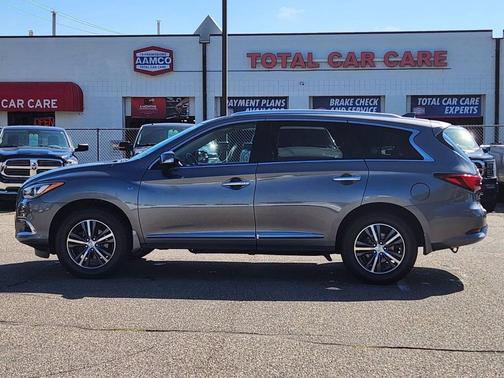 2017 INFINITI QX60 Base
