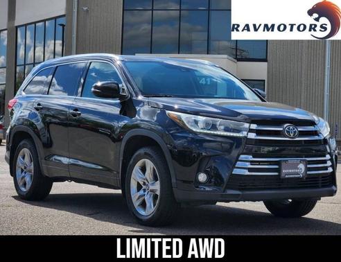 Midnight Black Metallic 2018 Toyota Highlander Limited