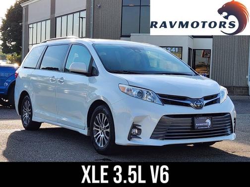 2018 Toyota Sienna XLE