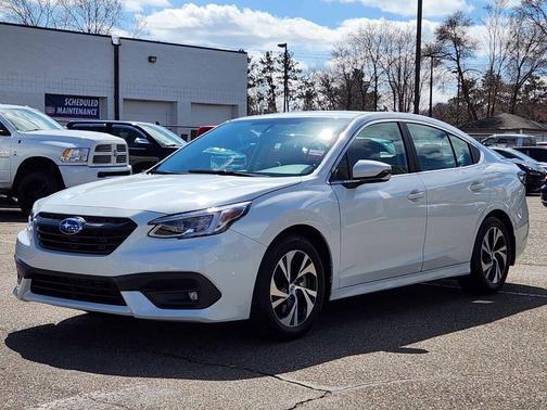 Crystal White Pearl 2020 Subaru Legacy Premium