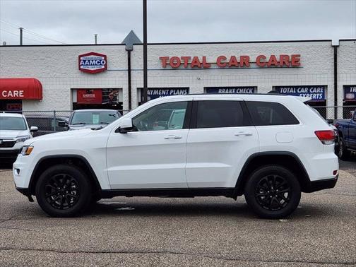 2022 Jeep Grand Cherokee Laredo