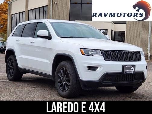 2022 Jeep Grand Cherokee Laredo