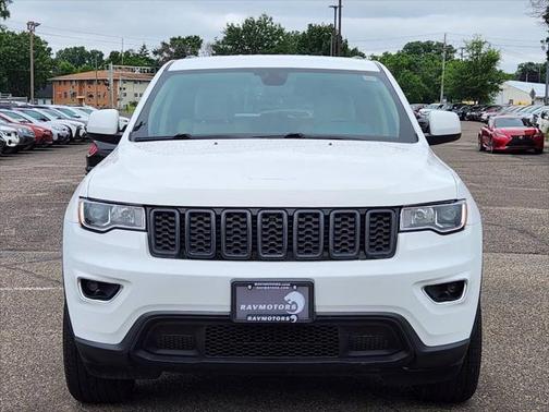 2022 Jeep Grand Cherokee Laredo