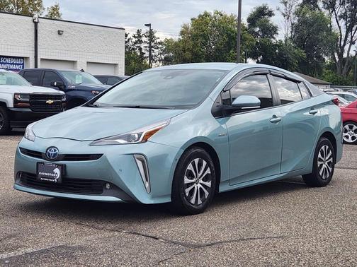 2022 Toyota Prius LE