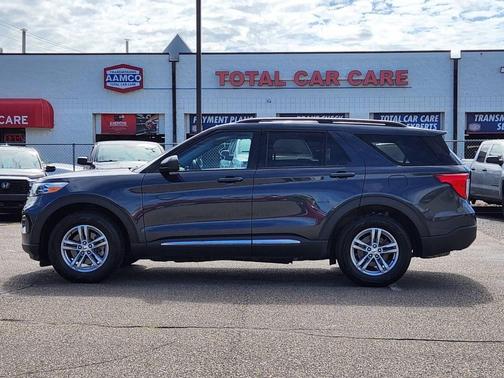 2022 Ford Explorer XLT AWD 4dr SUV