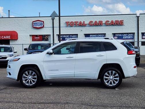 2017 Jeep Cherokee Overland