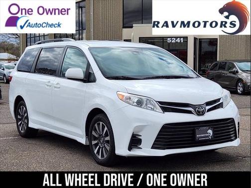 2019 Toyota Sienna LE