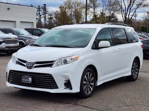 2019 Toyota Sienna LE