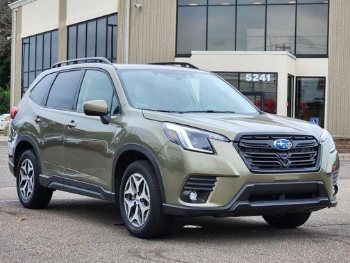 2024 Subaru Forester Premium