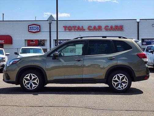 2024 Subaru Forester Premium
