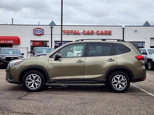 2024 Subaru Forester Premium