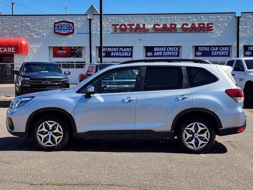 Ice Silver Metallic 2020 Subaru Forester Premium