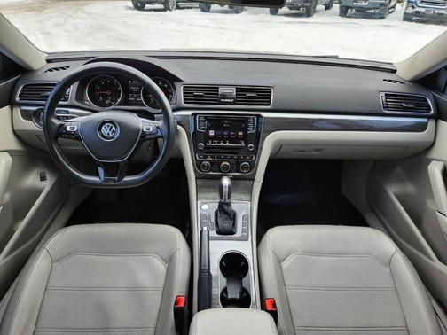 2018 Volkswagen Passat 2.0T SE