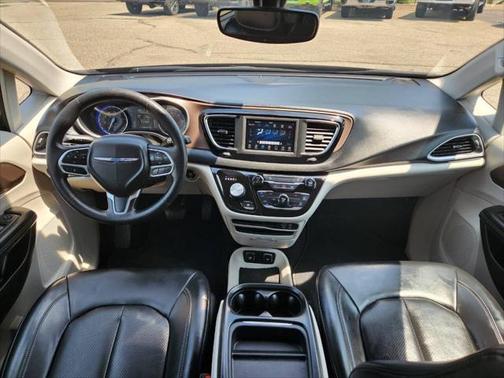 2020 Chrysler Voyager LXI