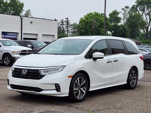 2022 Honda Odyssey Touring 4dr Mini Van