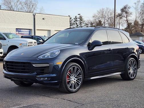 2017 Porsche Cayenne GTS