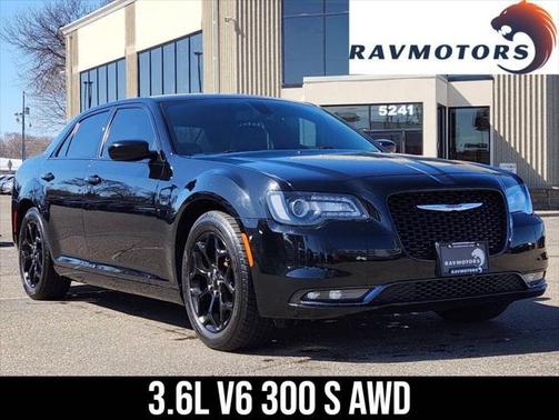 2017 Chrysler 300 S