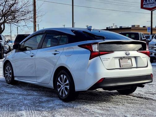 2022 Toyota Prius LE