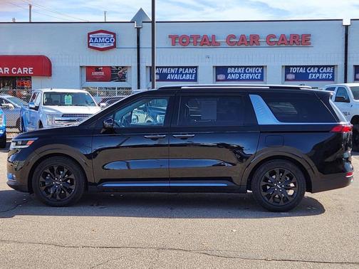 2024 Kia Carnival SX