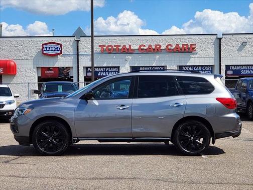 2018 Nissan Pathfinder SL