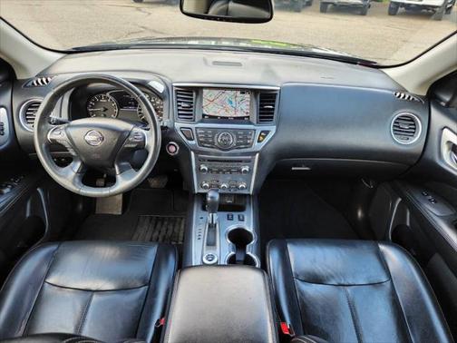 2018 Nissan Pathfinder SL