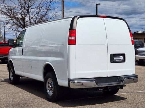 2022 GMC Savana 2500 Work Van
