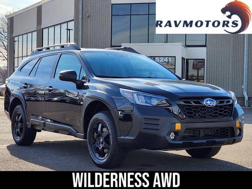 Crystal Black Silica 2023 Subaru Outback Wilderness