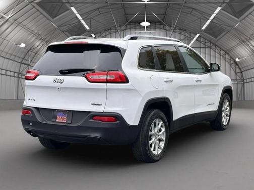 Bright White Clearcoat 2017 Jeep Cherokee Sport