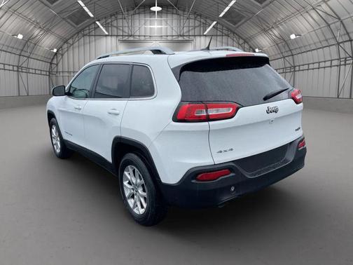Bright White Clearcoat 2017 Jeep Cherokee Sport