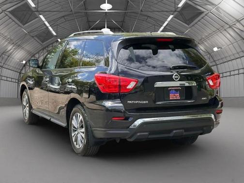 Magnetic Black 2018 Nissan Pathfinder S