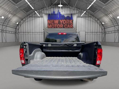Diamond Black Crystal Pearlcoat 2019 RAM 1500 Express