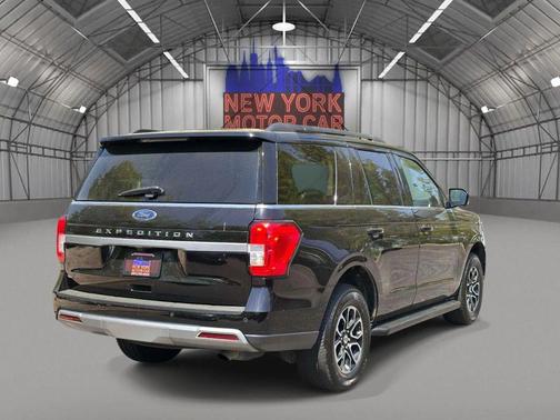 Agate Black Metallic 2024 Ford Expedition XLT