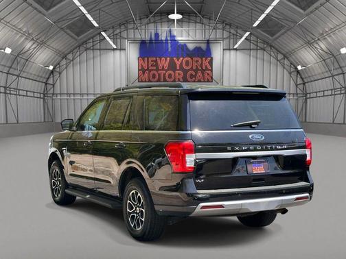 Agate Black Metallic 2024 Ford Expedition XLT