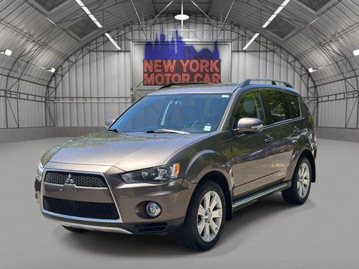 Burgundy 2013 Mitsubishi Outlander SP