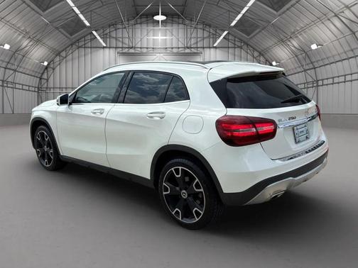Polar White 2019 Mercedes-Benz GLA 250 4MATIC