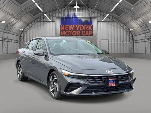 2025 Hyundai ELANTRA Limited