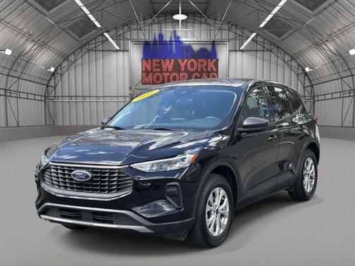 Agate Black Metallic 2025 Ford Escape Active
