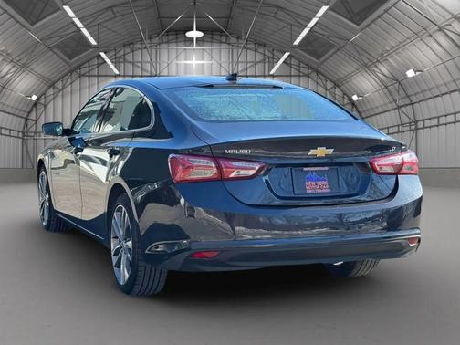 2022 Chevrolet Malibu FWD LT
