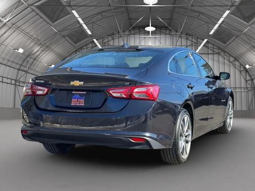 2022 Chevrolet Malibu FWD LT